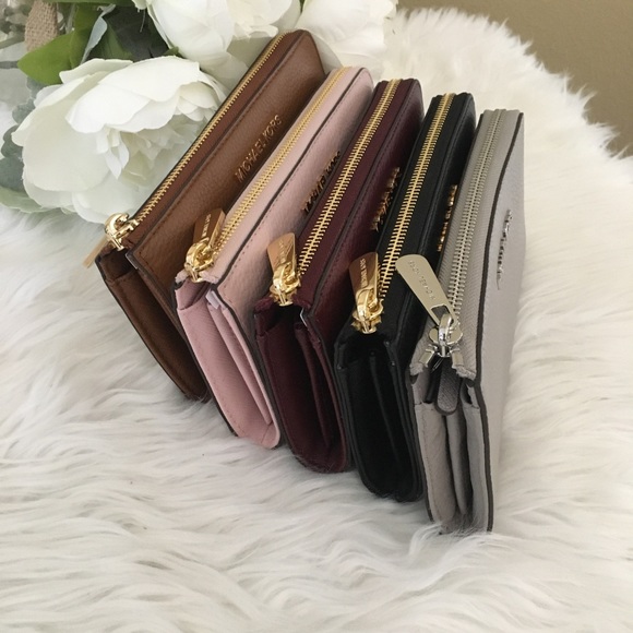 Michael Kors jet set LG three quarter zip wallet - Picture 5 of 7